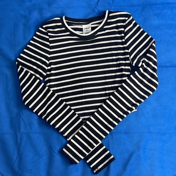 ⭐️ NWT- Jo&Co black & white ribbed long-sleeve cropped top- small - Picture 6 of 8